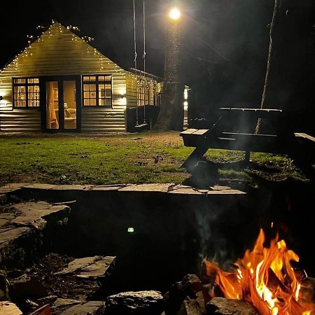 Cuckoo Cabin, Tyn Y Cwm Eglwys-Fach Eksteriør bilde